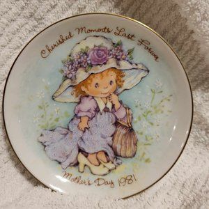 Cherished Moments 1981 Mothers Day Plate by Avon